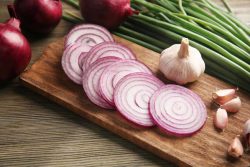 Raw Onions to repel rats